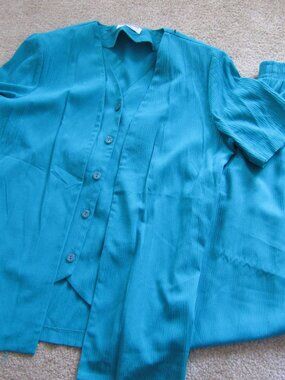 Alfred Dunner 8 Petite Green Faux Vest & Cardigan Top and Pant